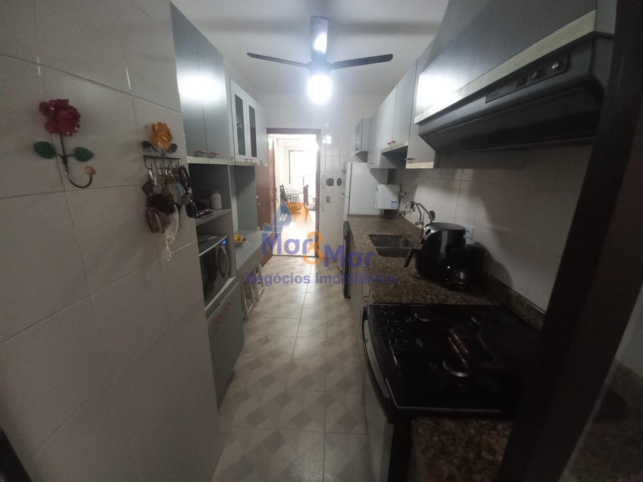 Apartamento na Praia das Pitangueiras, Guarujá - SP