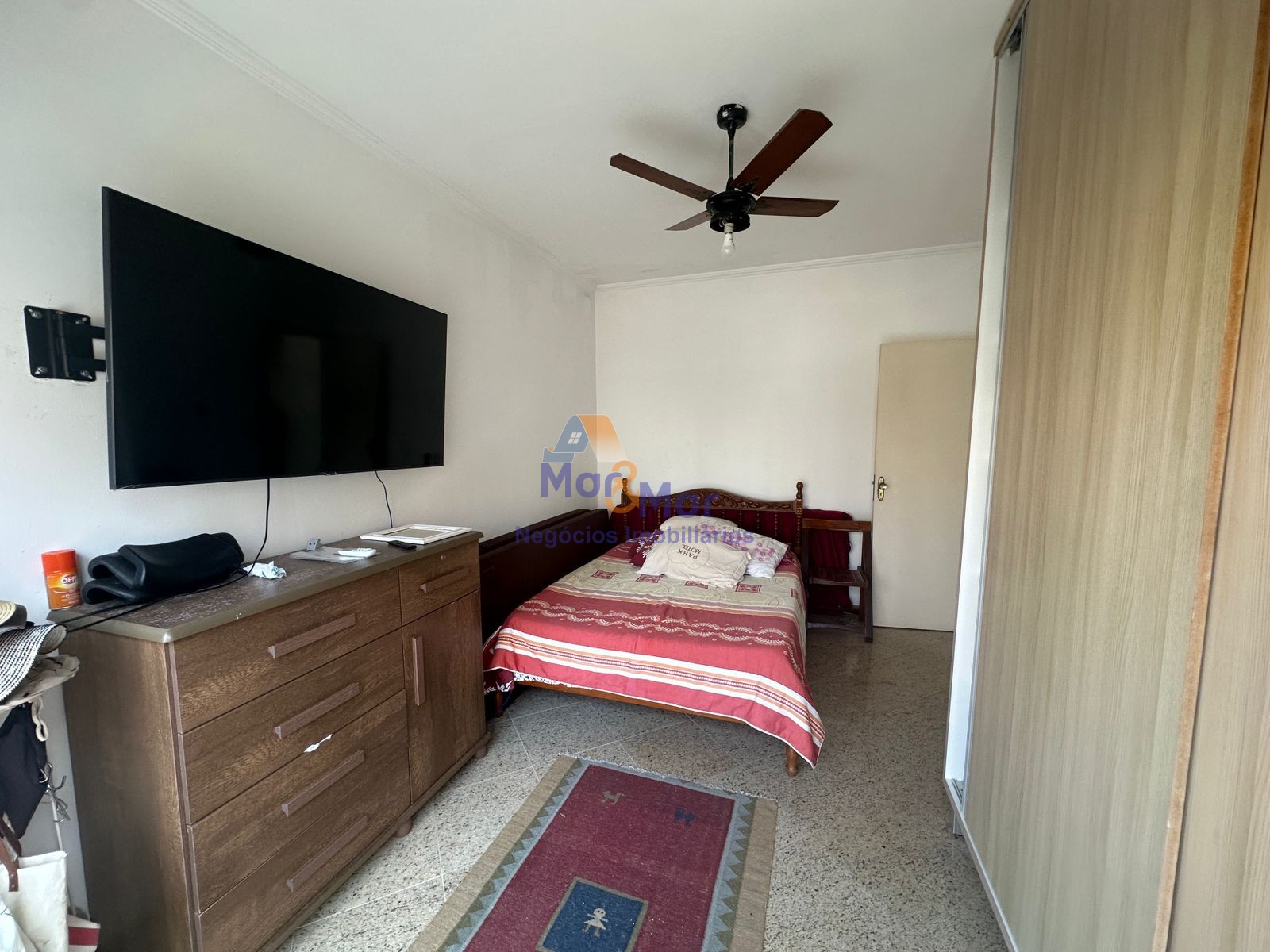 Apartamento na Praia das Pitangueiras, Guarujá - SP