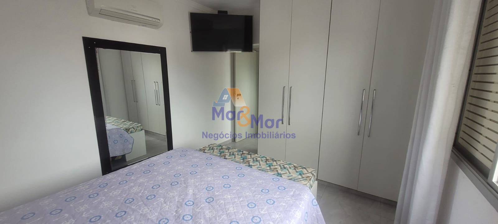 Apartamento na Praia das Pitangueiras, Guarujá - SP