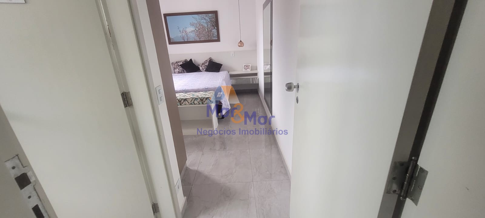 Apartamento na Praia das Pitangueiras, Guarujá - SP