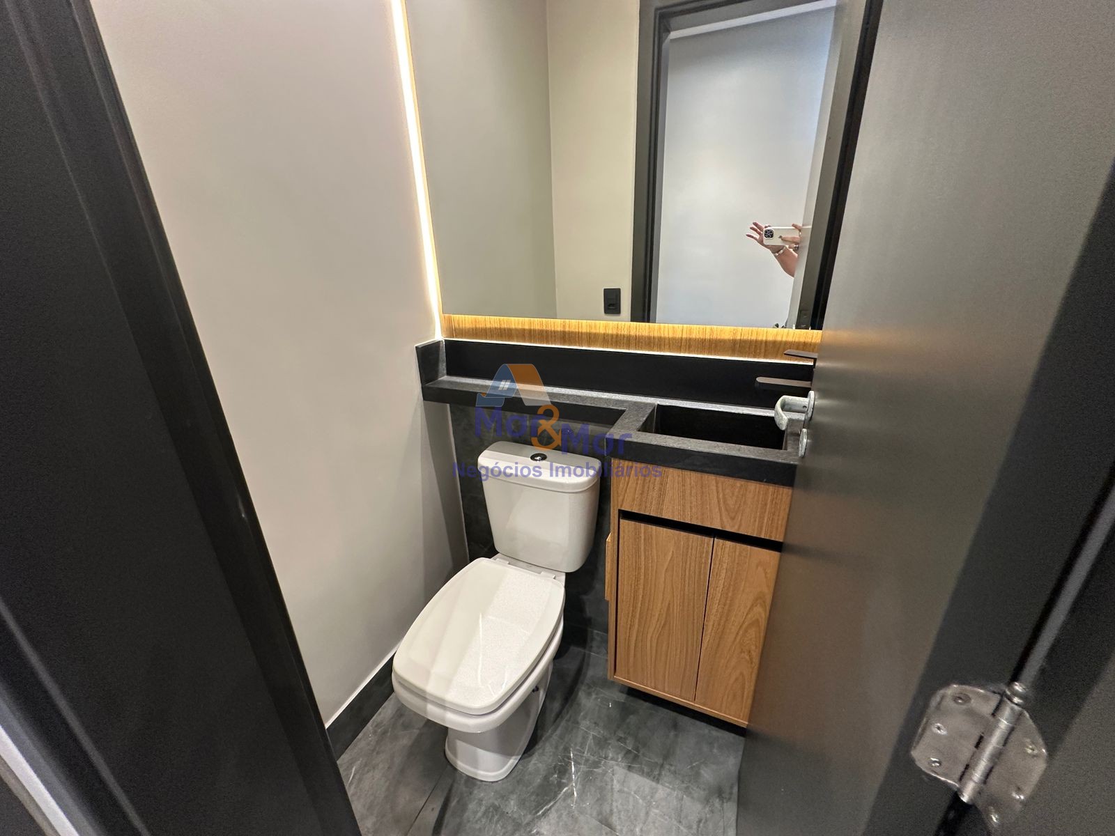Apartamento na Praia das Astúrias, Guarujá - SP