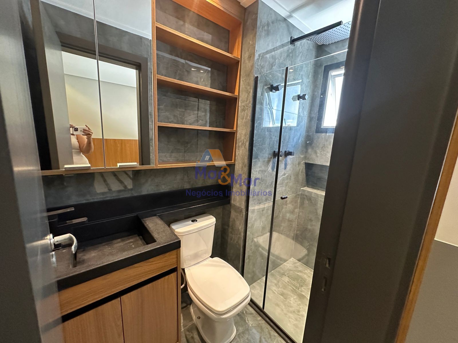Apartamento na Praia das Astúrias, Guarujá - SP