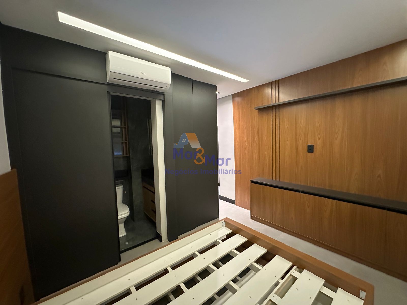 Apartamento na Praia das Astúrias, Guarujá - SP