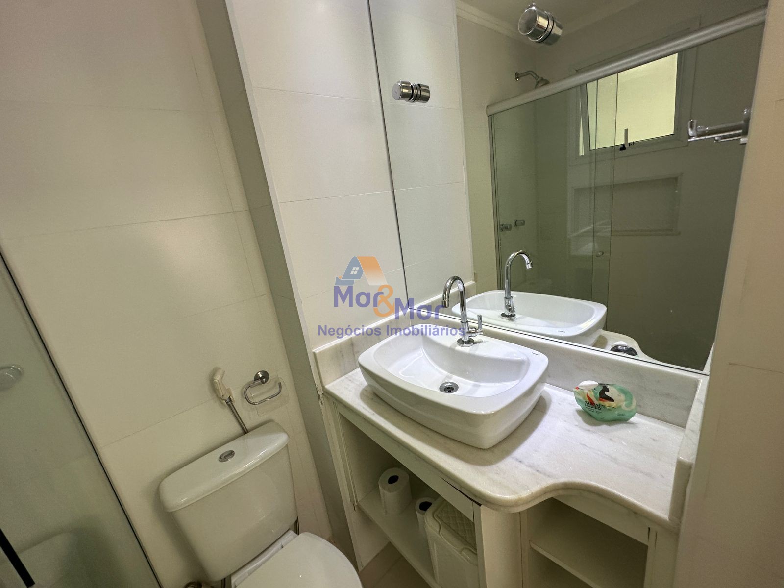 Apartamento na Praia das Astúrias, Guarujá - SP