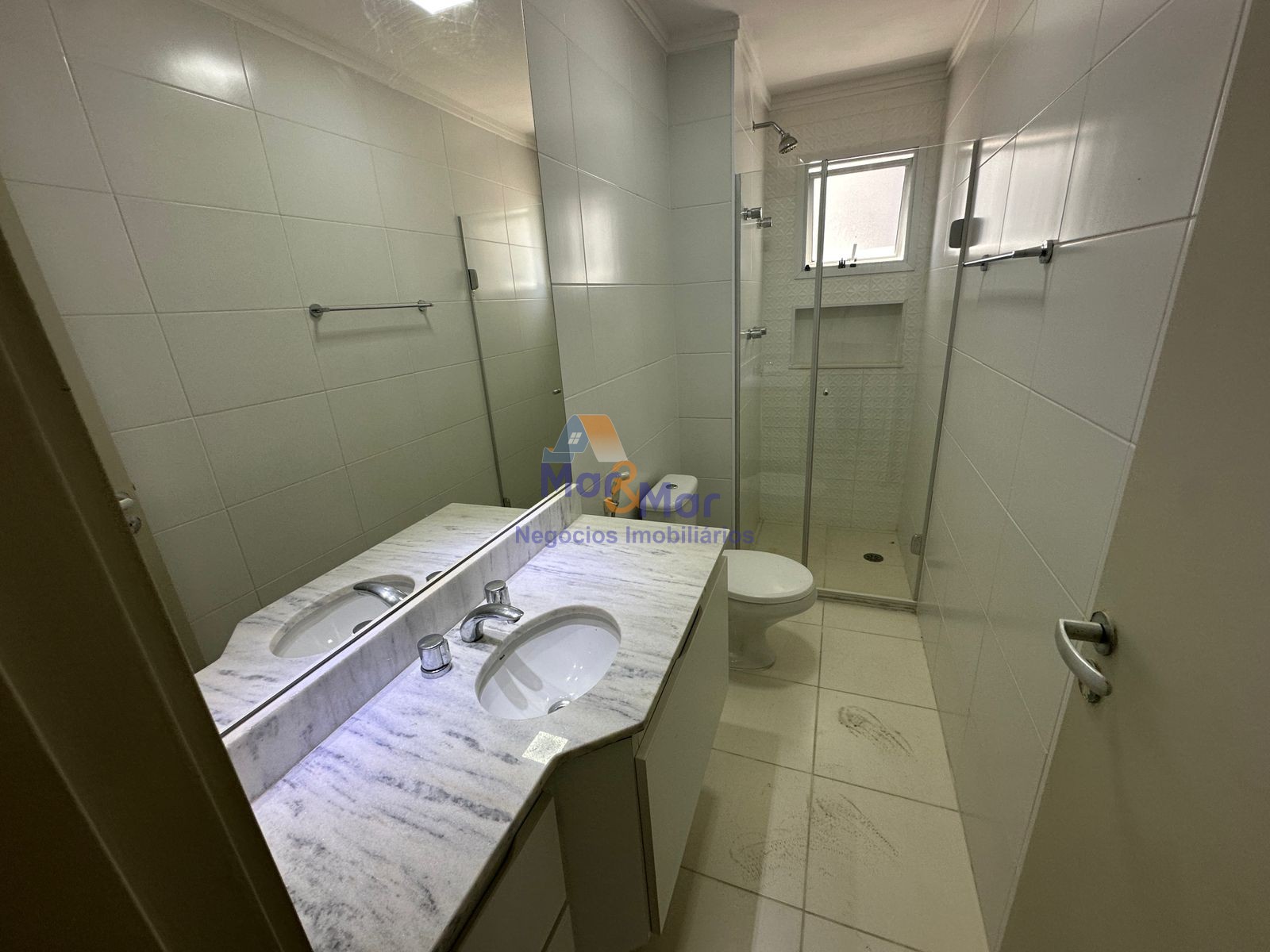 Apartamento na Praia das Astúrias, Guarujá - SP