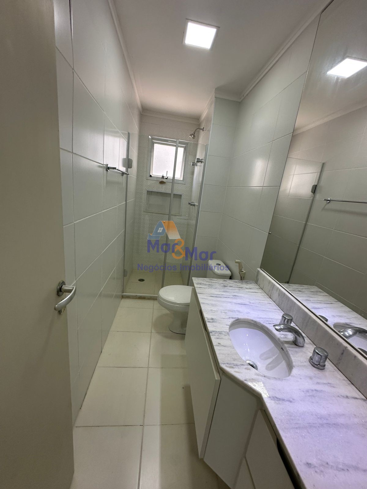 Apartamento na Praia das Astúrias, Guarujá - SP
