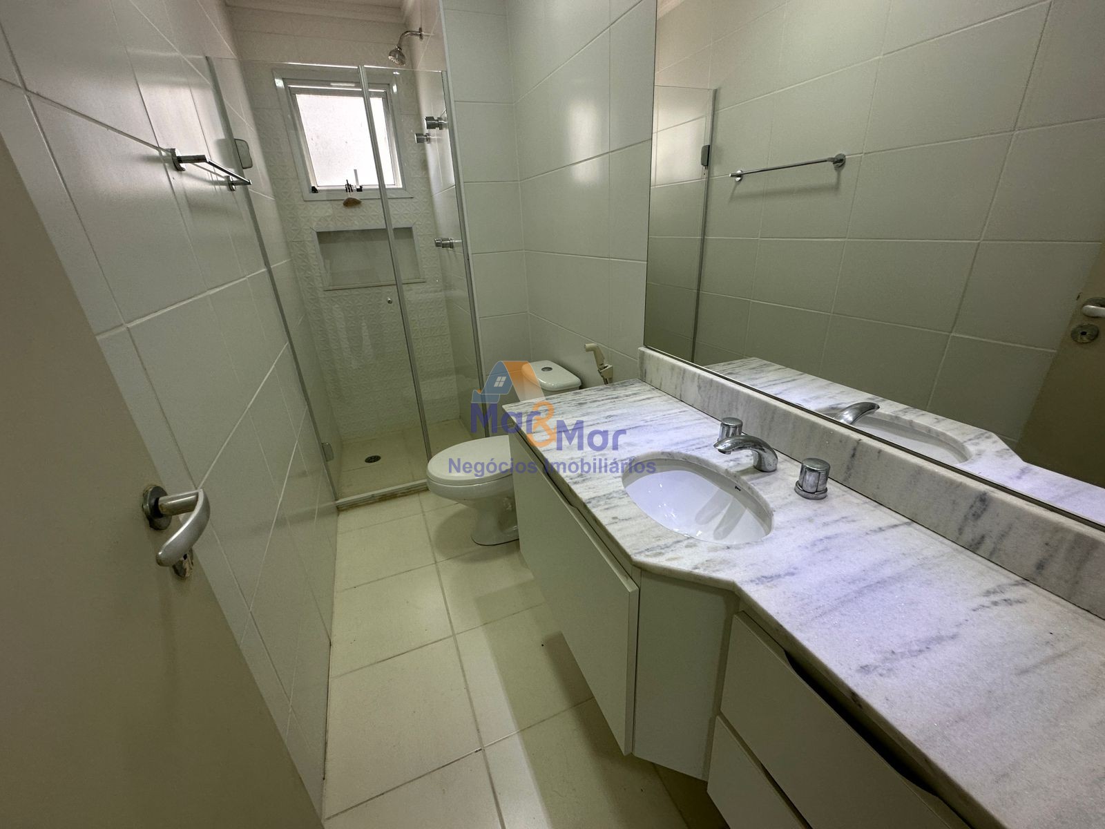 Apartamento na Praia das Astúrias, Guarujá - SP