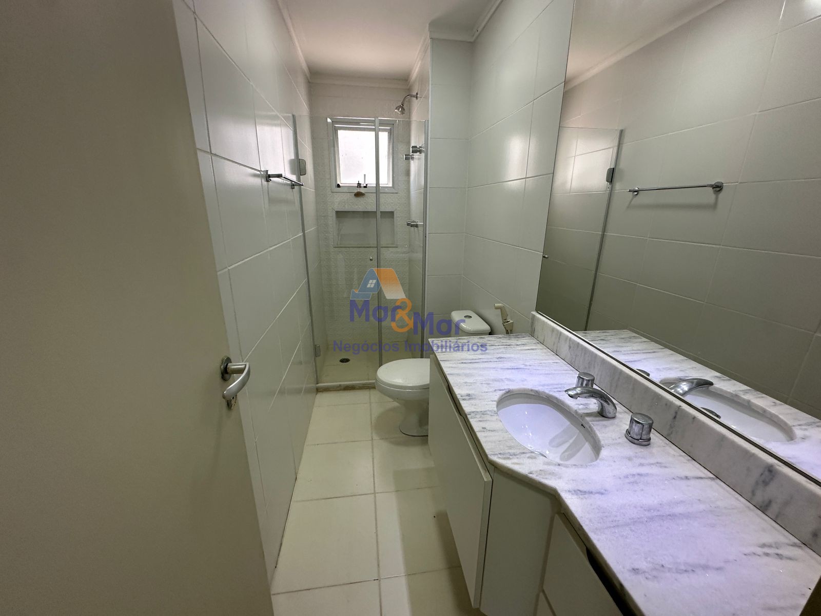 Apartamento na Praia das Astúrias, Guarujá - SP