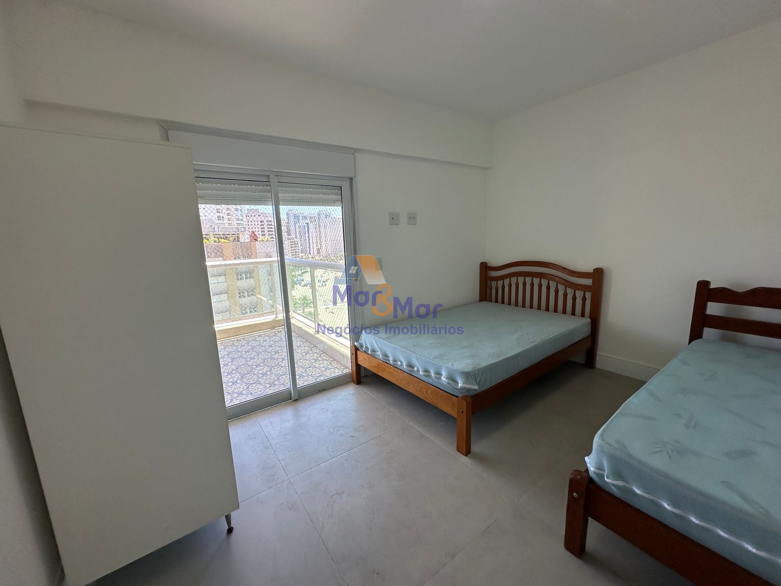 Apartamento na Praia das Astúrias, Guarujá - SP