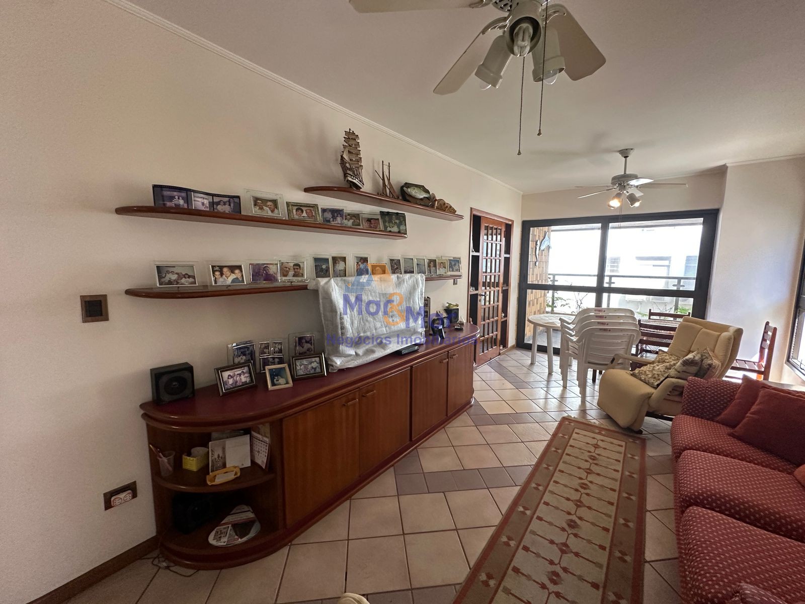 Apartamento na Praia das Pitangueiras, Guarujá - SP