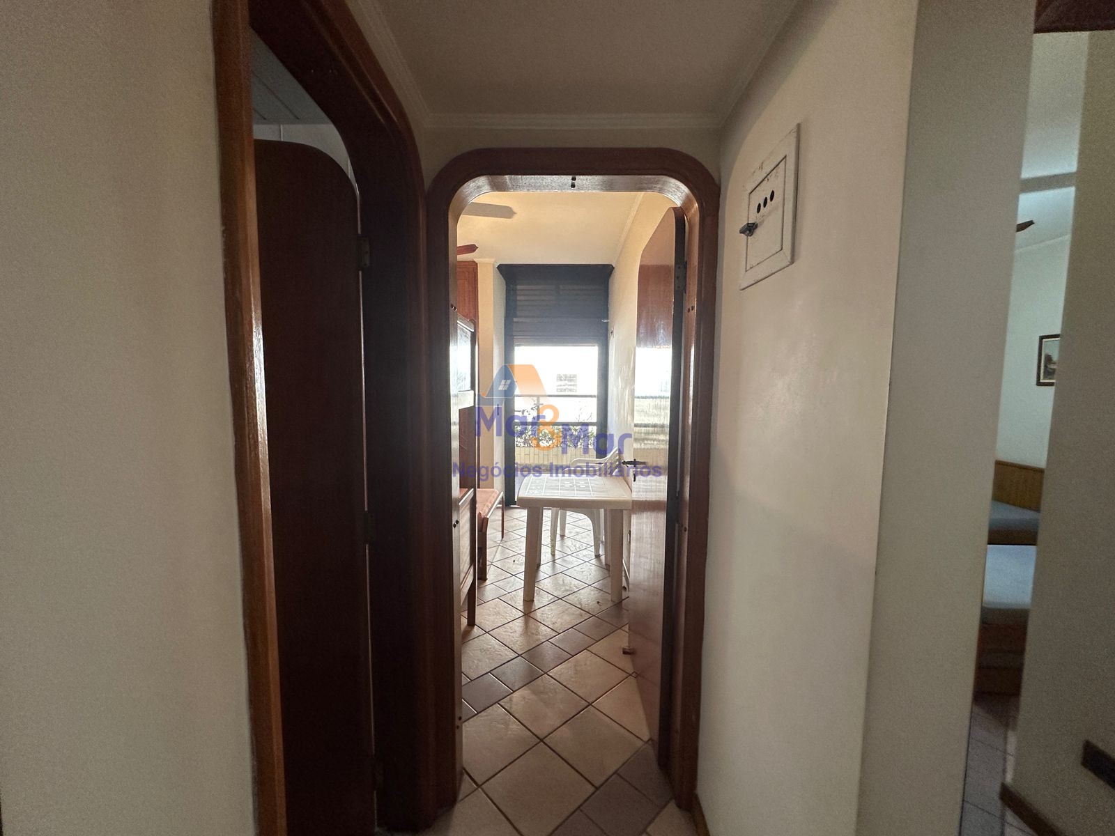 Apartamento na Praia das Pitangueiras, Guarujá - SP