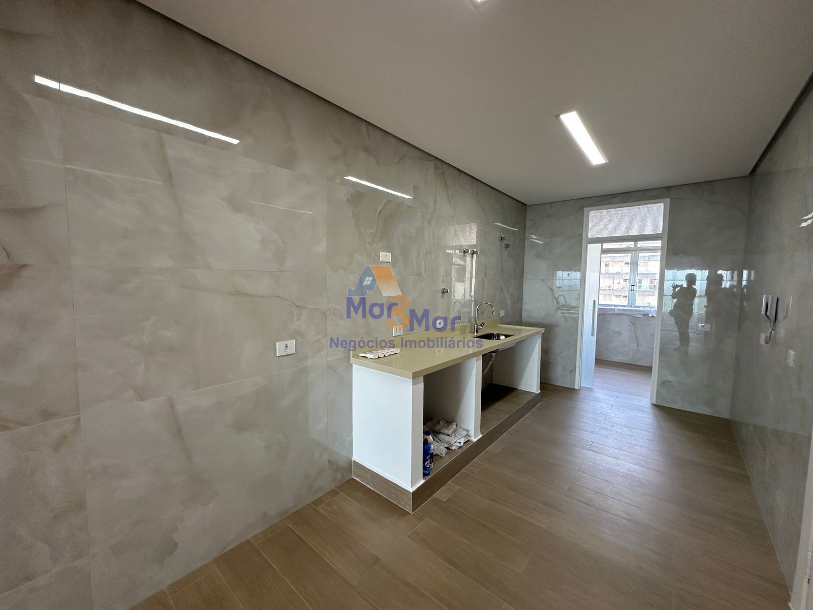 Apartamento Frente ao Mar nas Pitangueiras, Guarujá - SP