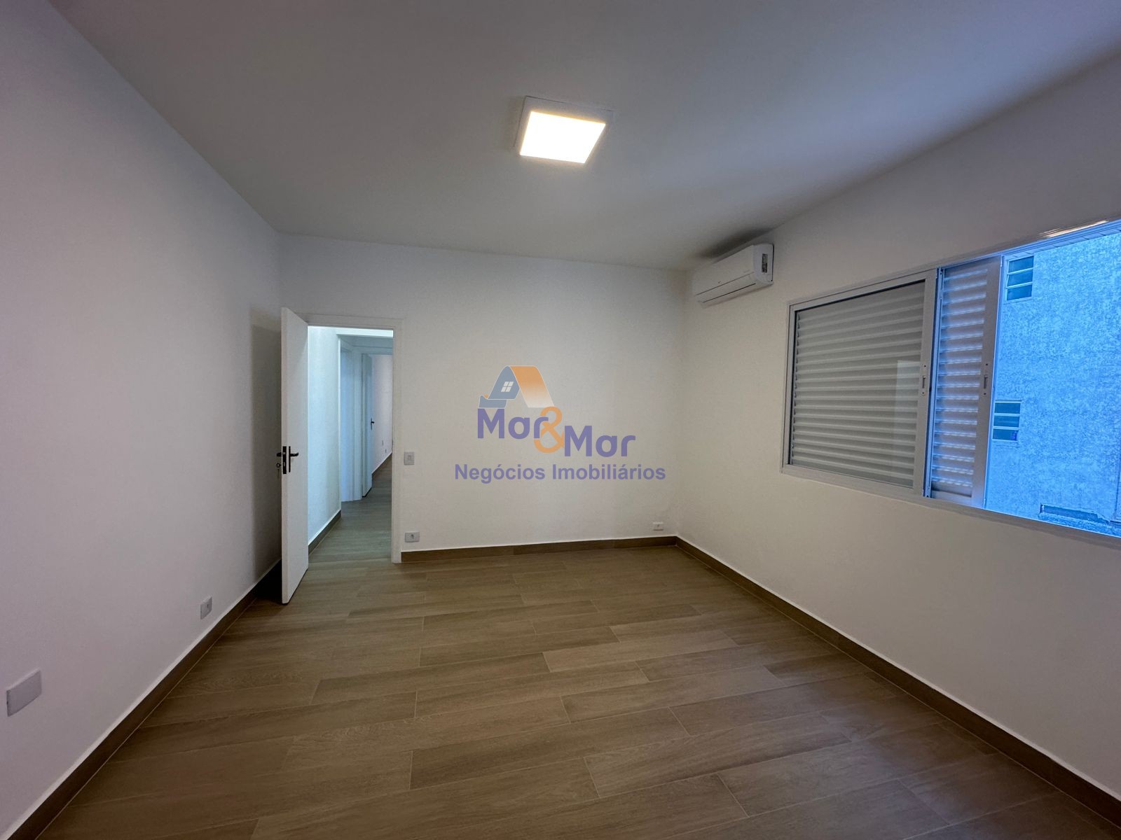Apartamento Frente ao Mar nas Pitangueiras, Guarujá - SP