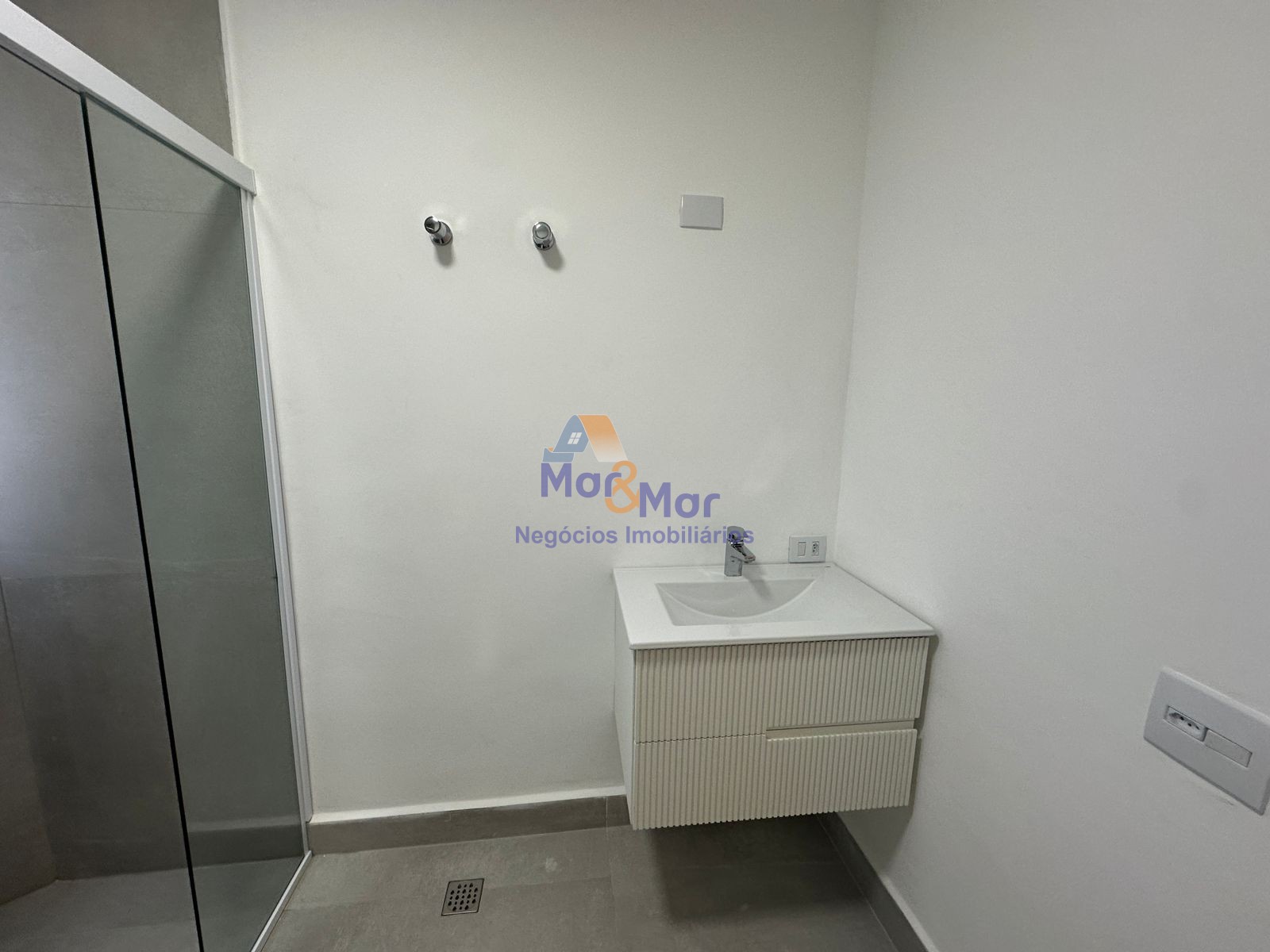 Apartamento Frente ao Mar nas Pitangueiras, Guarujá - SP