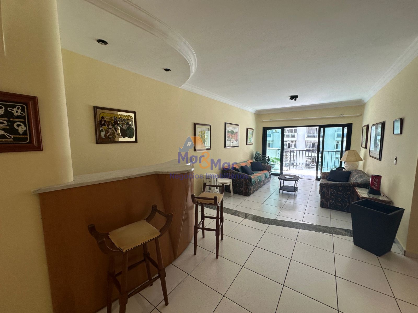 Apartamento na Praia das Pitangueiras, Guarujá - SP
