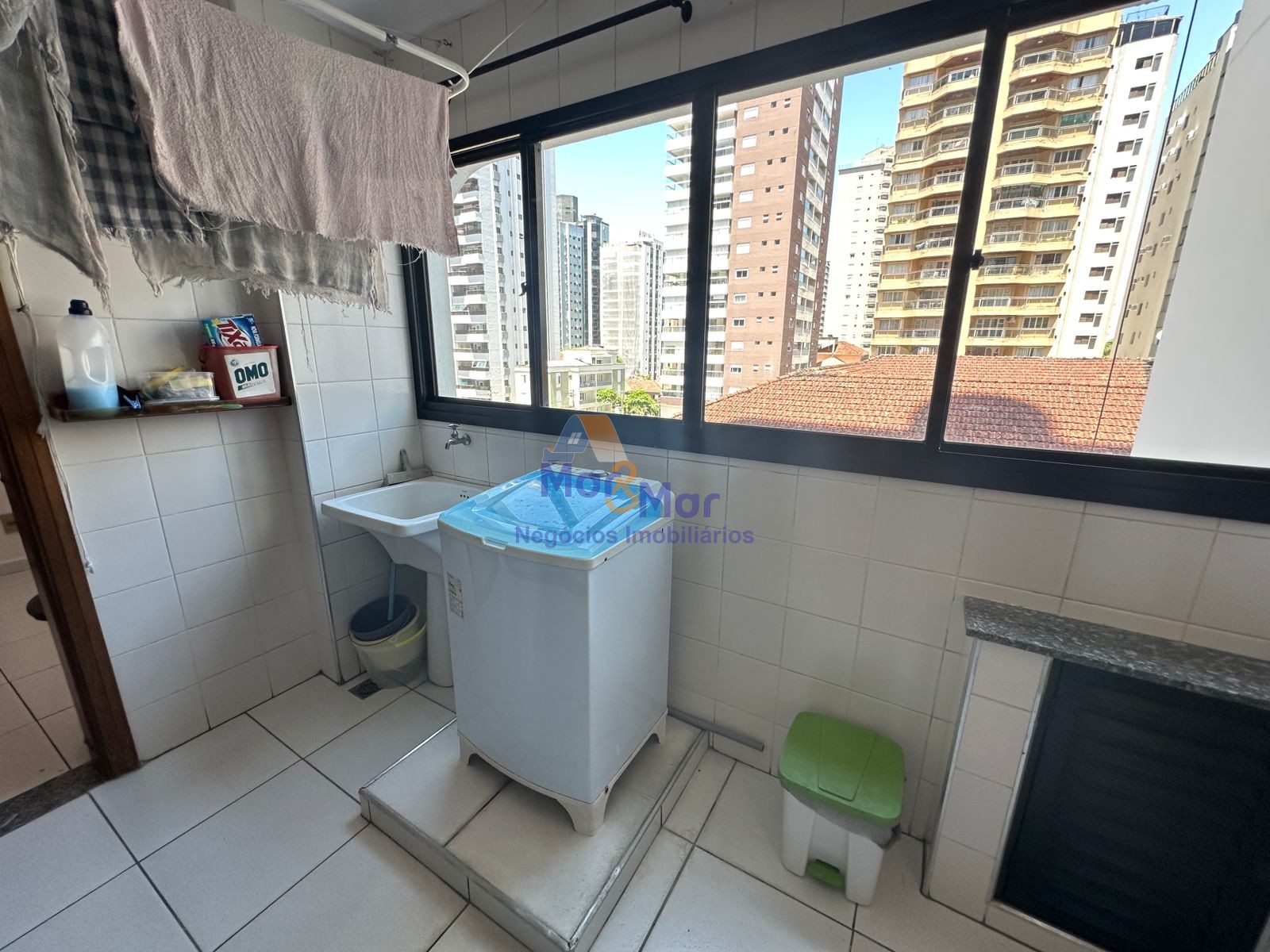 Apartamento na Praia das Pitangueiras, Guarujá - SP
