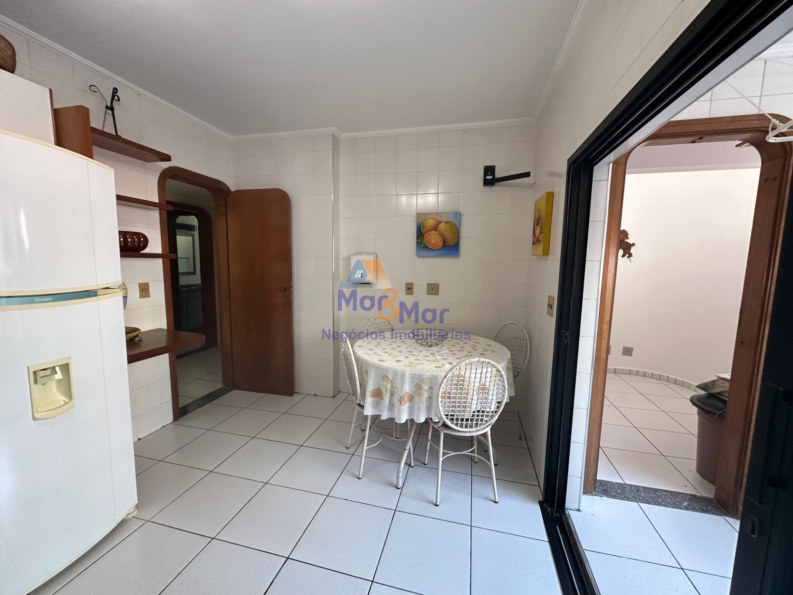 Apartamento na Praia das Pitangueiras, Guarujá - SP