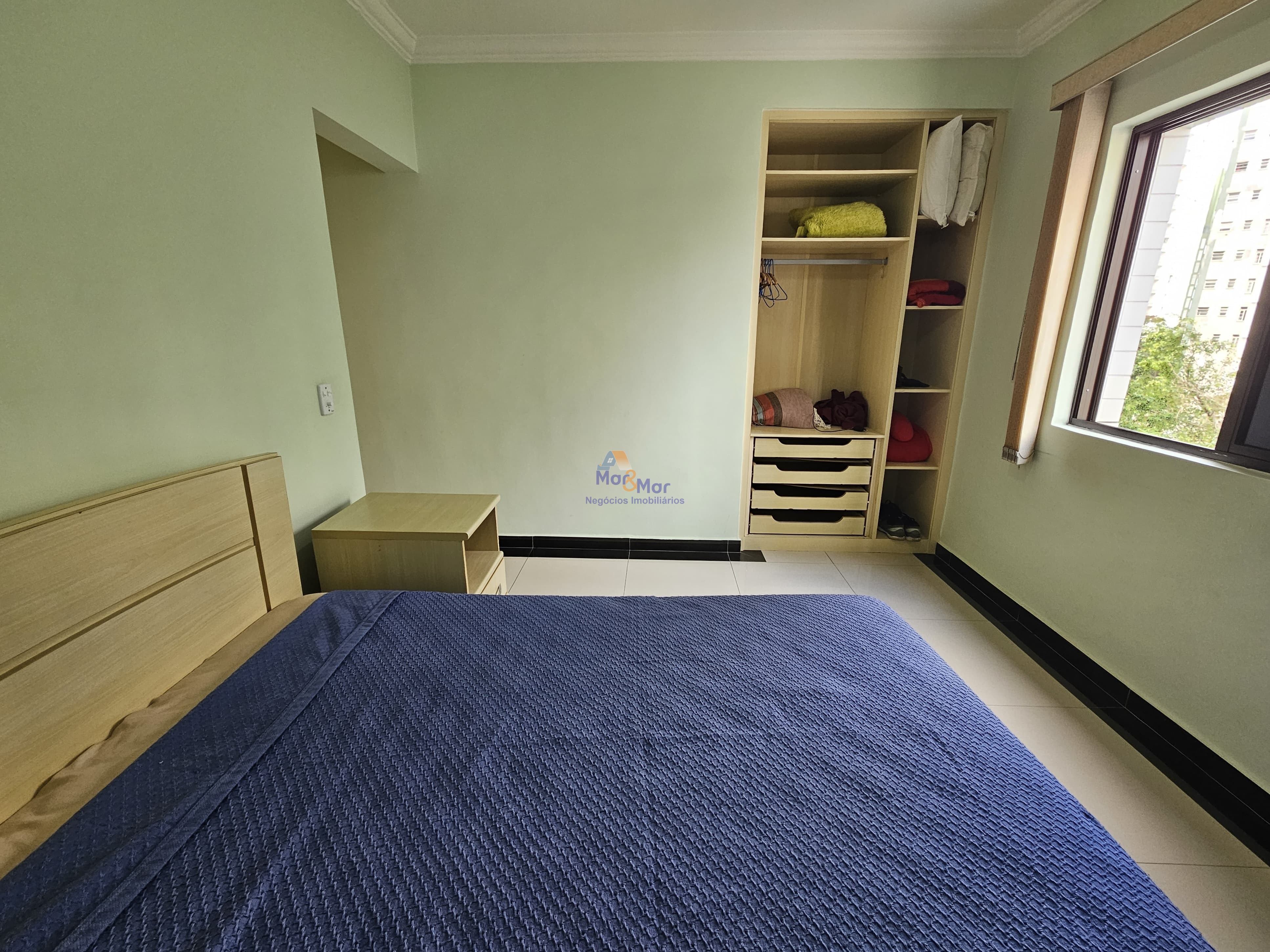 Apartamento na Praia das Pitangueiras, Guarujá - SP
