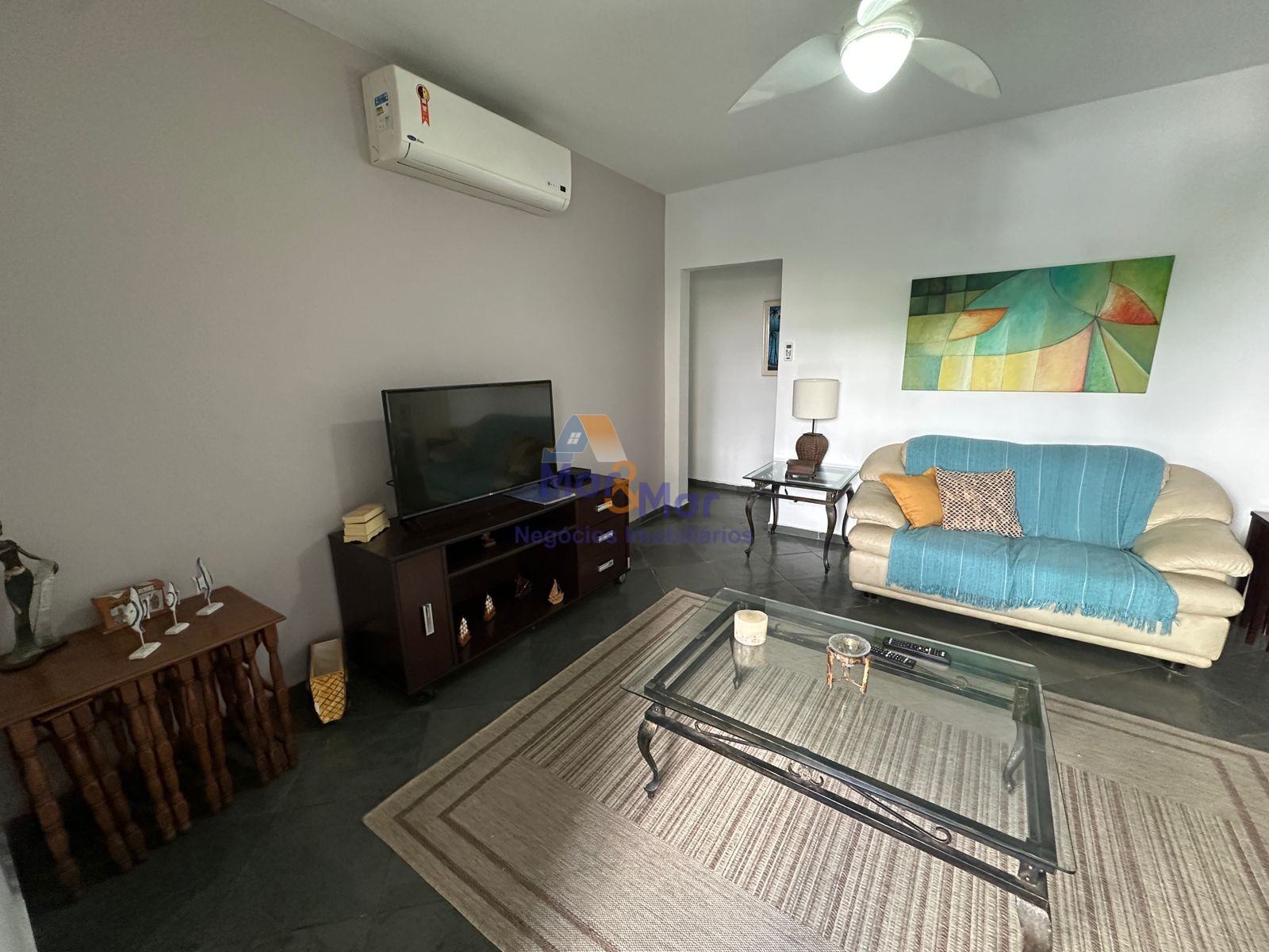 Apartamento na Praia das Pitangueiras, Guarujá - SP