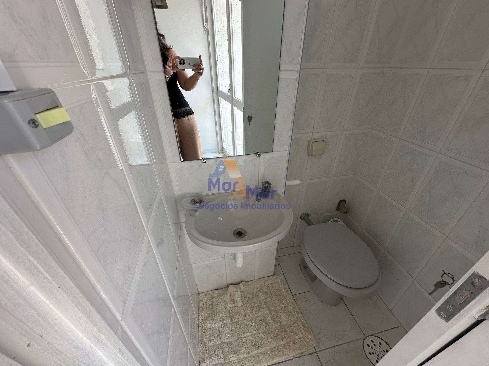 Apartamento na Praia das Pitangueiras, Guarujá - SP