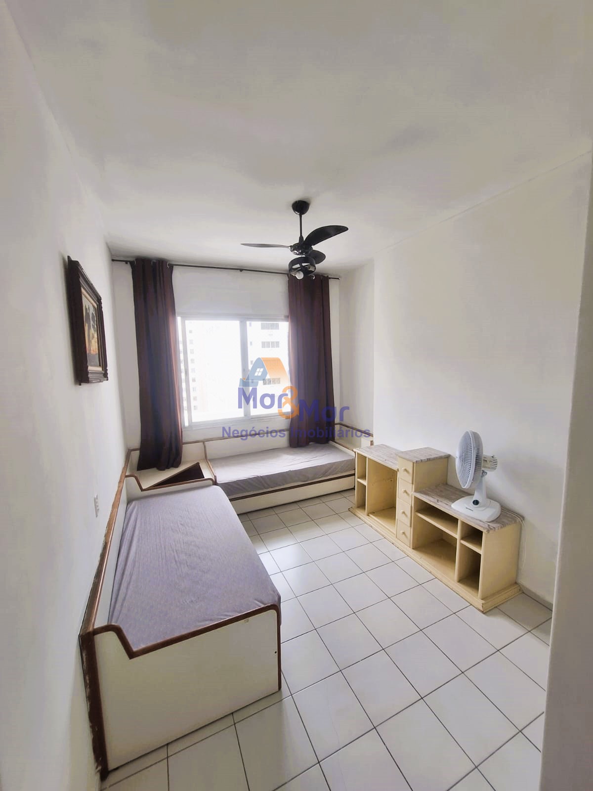Apartamento na Praia das Pitangueiras, Guarujá - SP