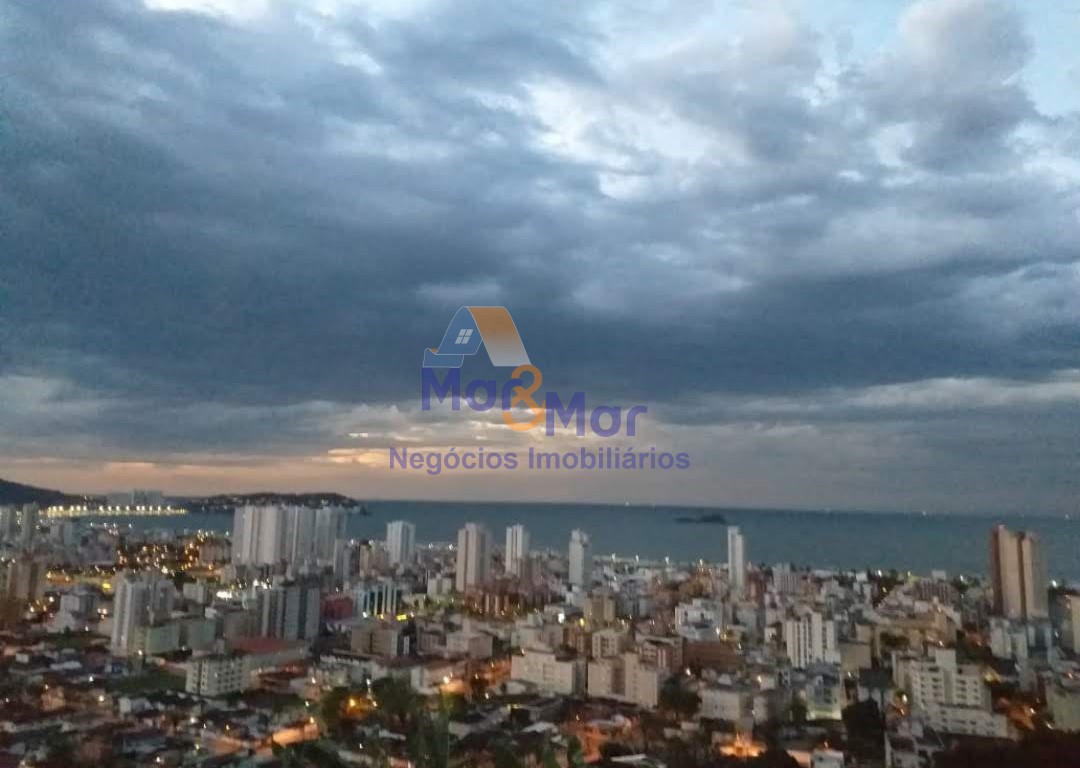 Casa em Condomínio na Praia da Enseada, Guarujá - SP