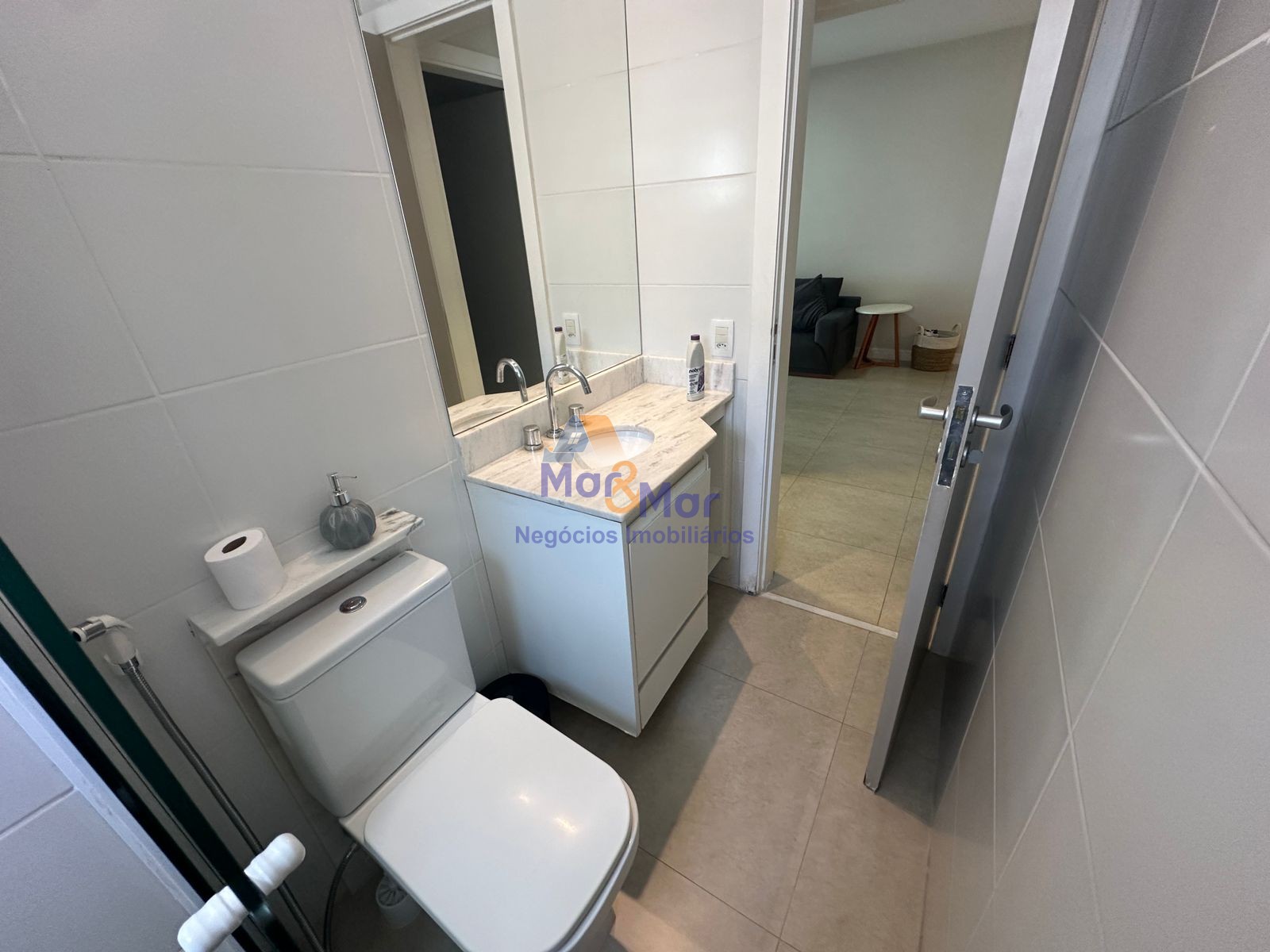 Apartamento na Praia das Astúrias, Guarujá - SP