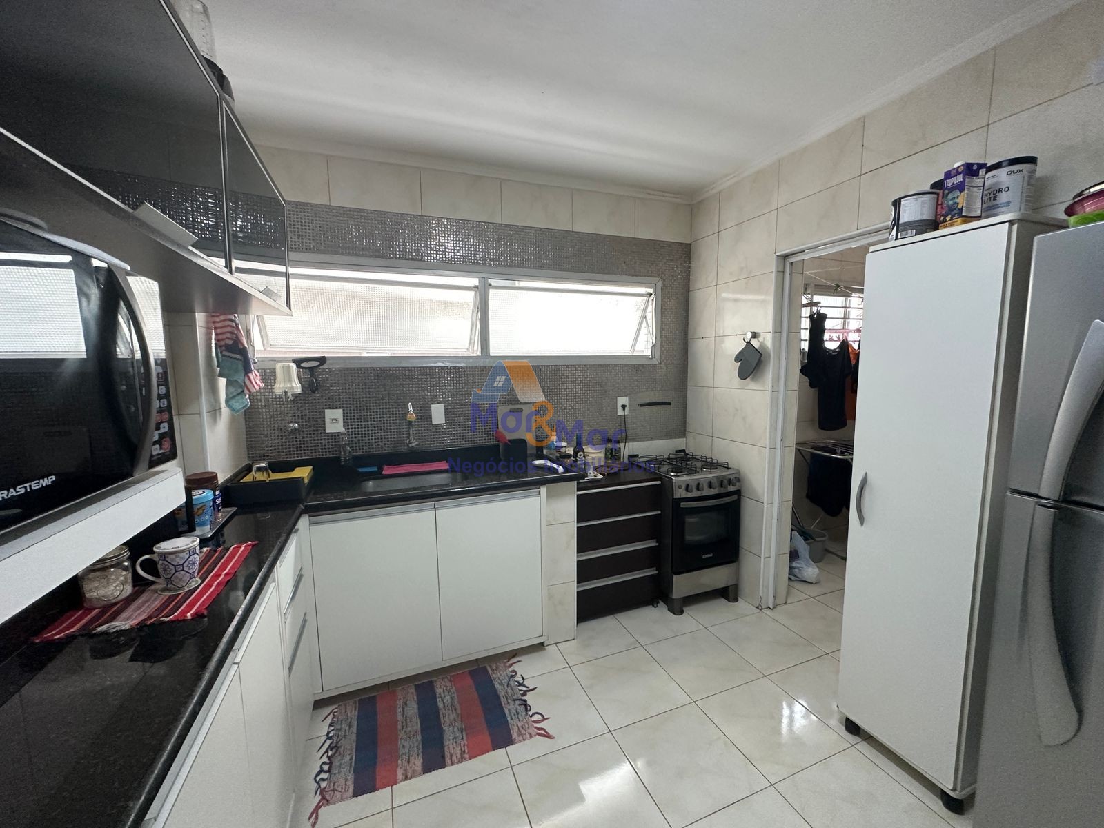 Apartamento na Praia das Pitangueiras, Guarujá - SP