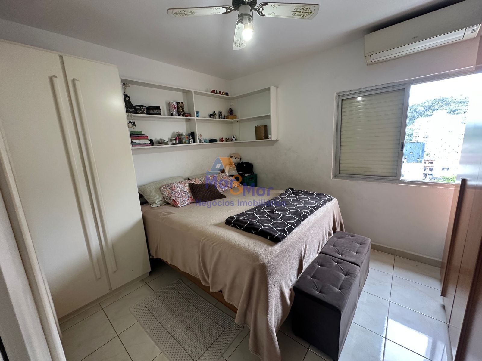 Apartamento na Praia das Pitangueiras, Guarujá - SP