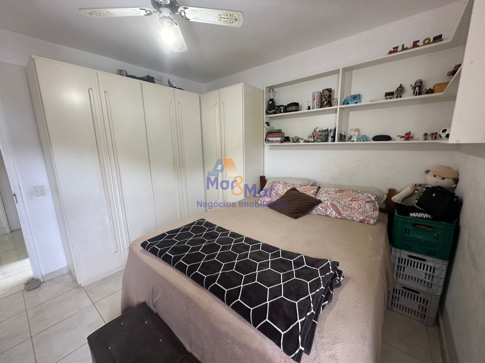 Apartamento na Praia das Pitangueiras, Guarujá - SP
