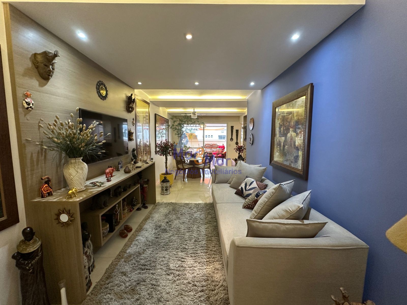Apartamento na Praia das Pitangueiras, Guarujá - SP