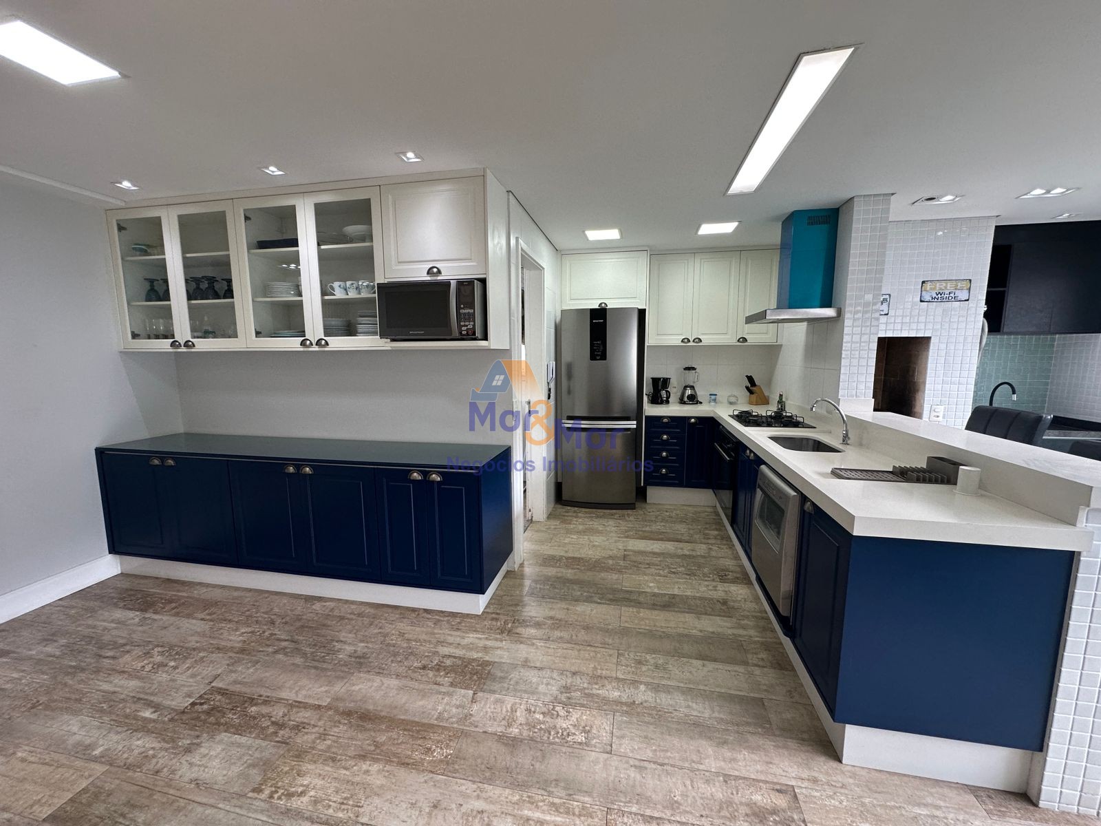 Apartamento na Praia das Pitangueiras, Guarujá - SP