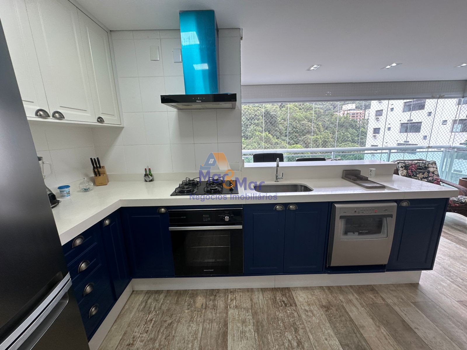 Apartamento na Praia das Pitangueiras, Guarujá - SP