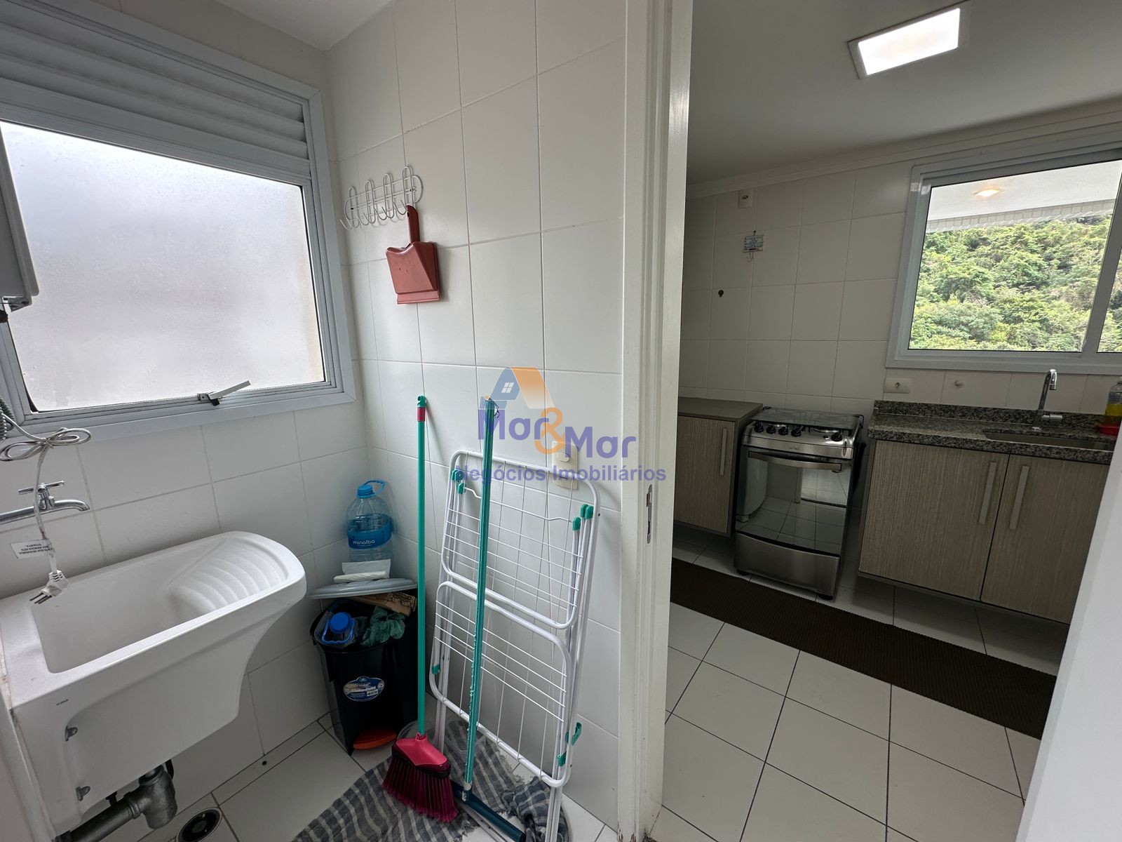 Apartamento na Praia das Pitangueiras, Guarujá - SP