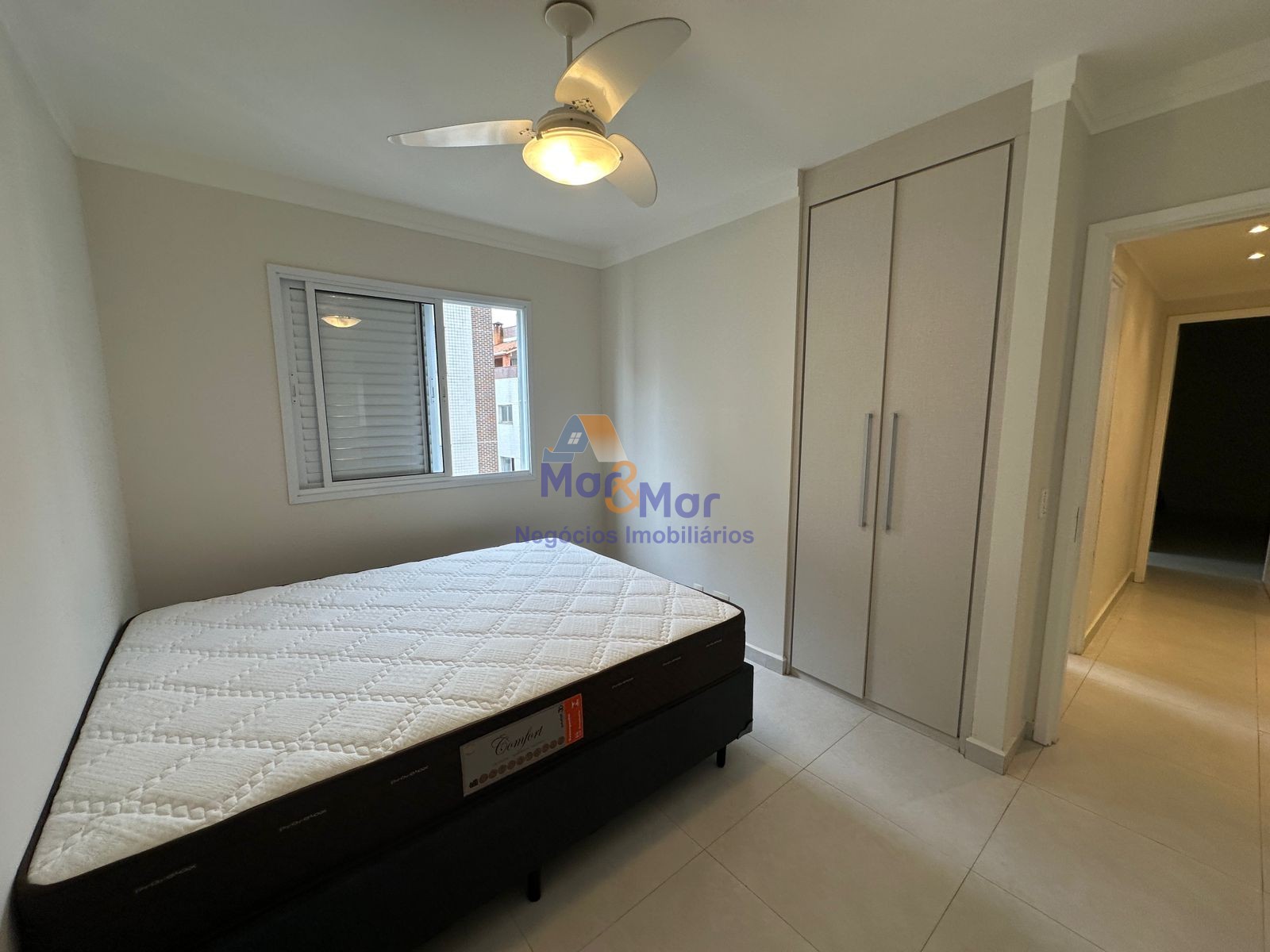 Apartamento na Praia das Pitangueiras, Guarujá - SP