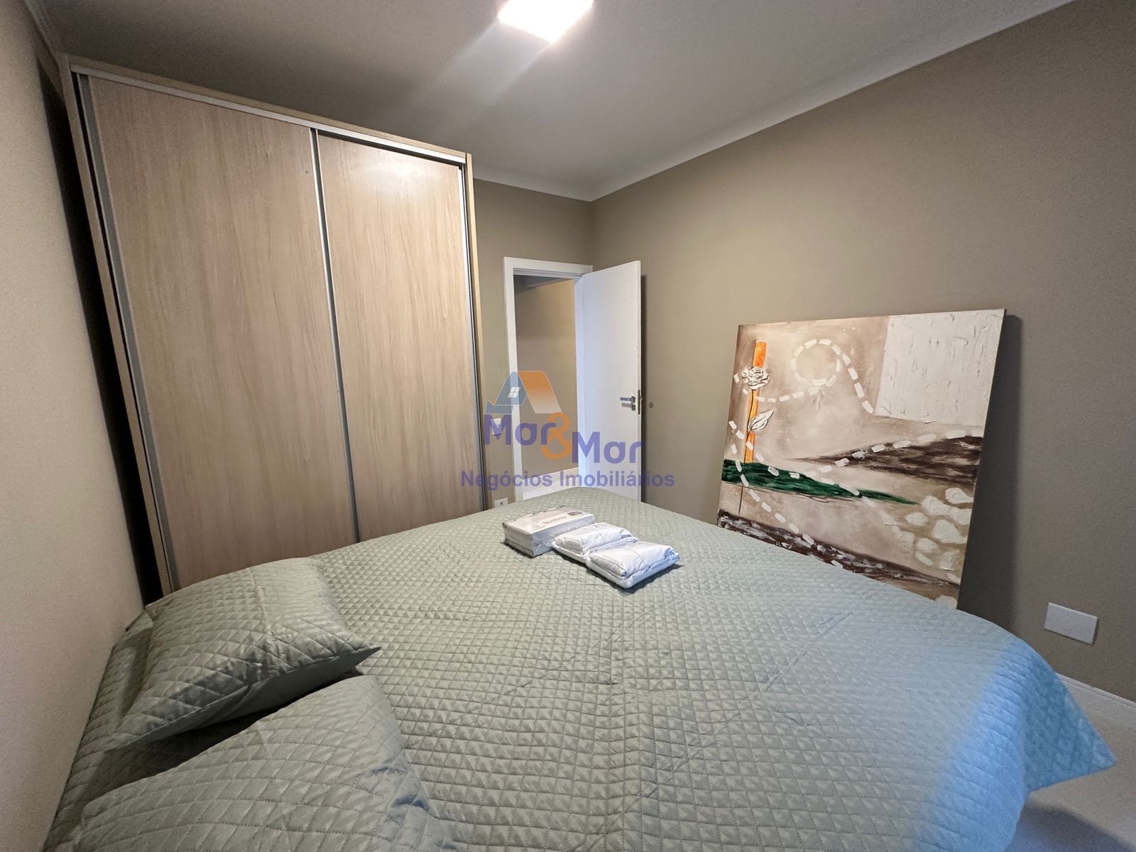 Apartamento na Praia das Pitangueiras, Guarujá - SP