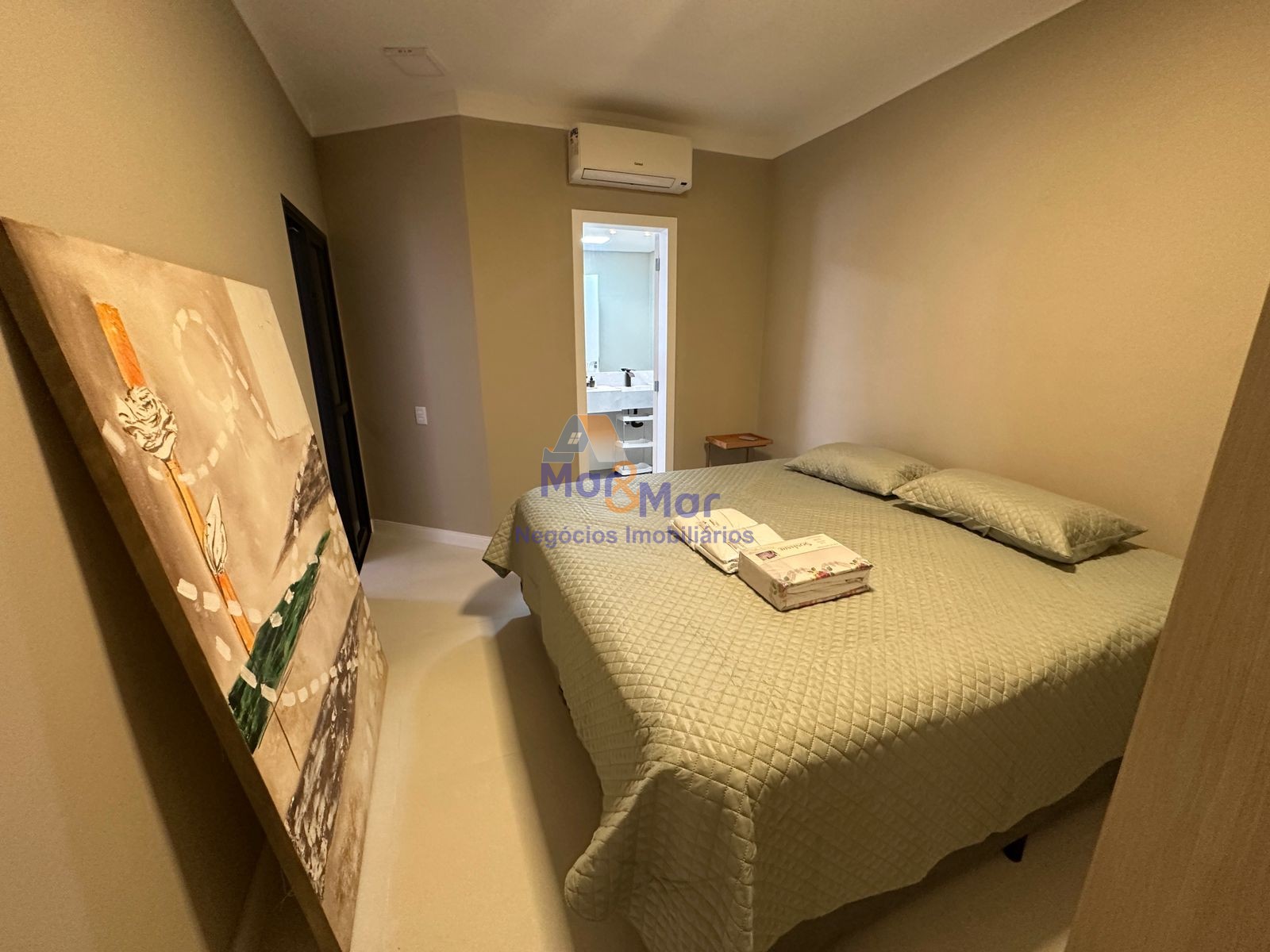 Apartamento na Praia das Pitangueiras, Guarujá - SP