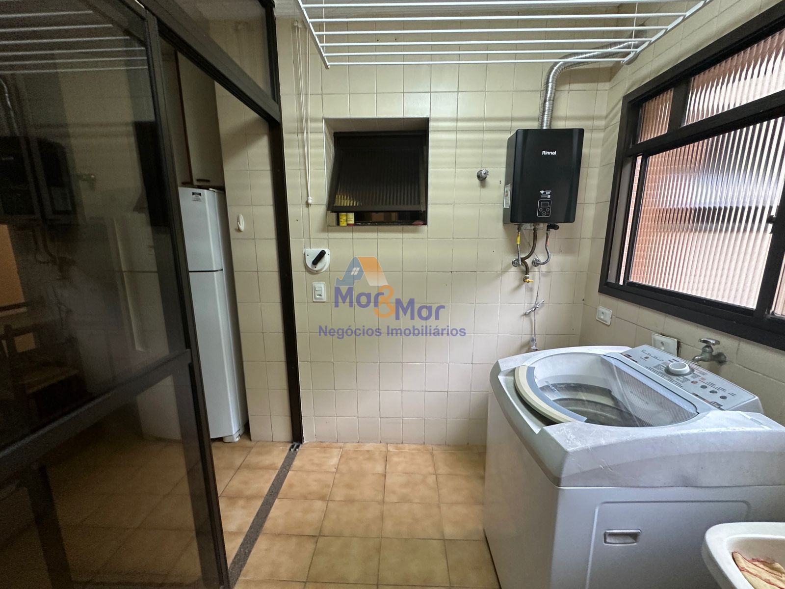 Apartamento na Praia das Pitangueiras, Guarujá - SP