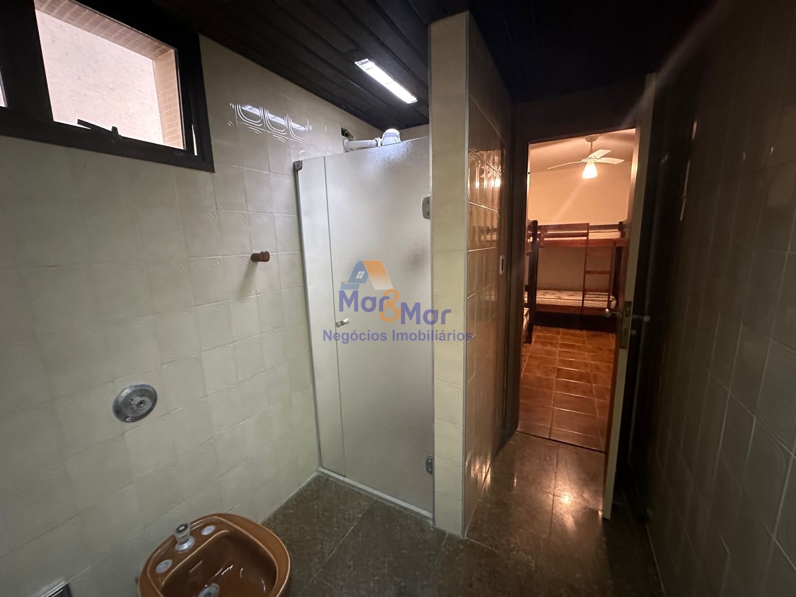 Apartamento Frente ao Mar nas Pitangueiras, Guarujá - SP