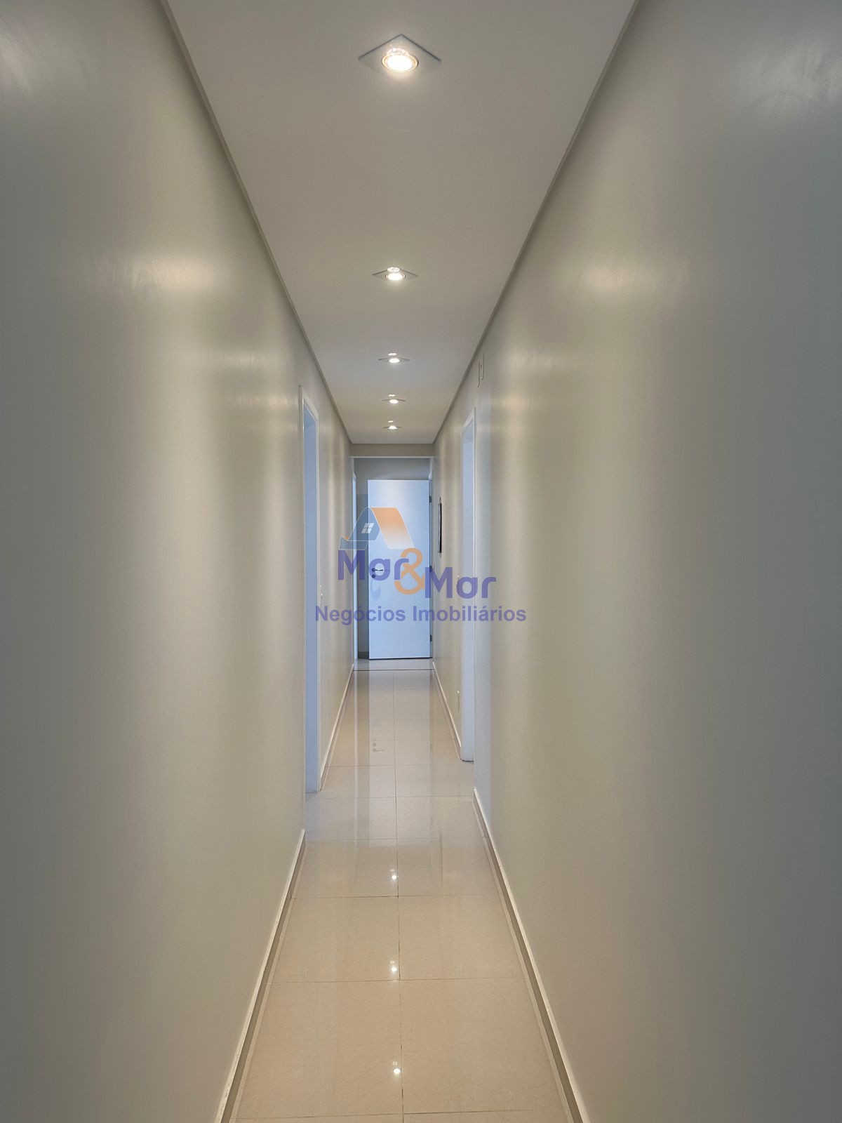 Apartamento Frente ao Mar-3-dormitorios-Enseada