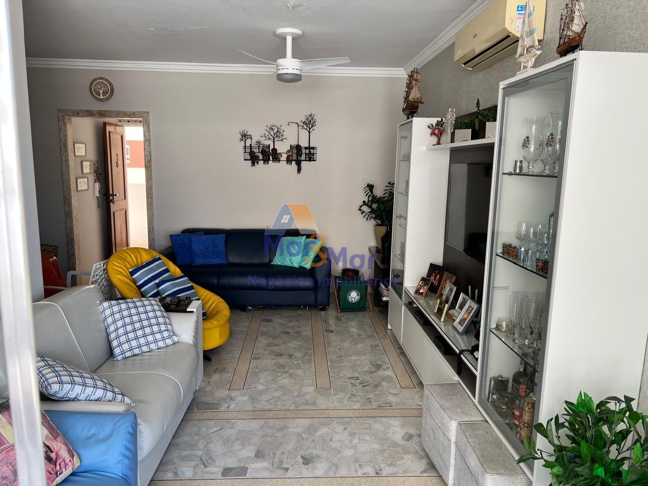 Apartamento na Praia da Enseada, Guarujá - SP
