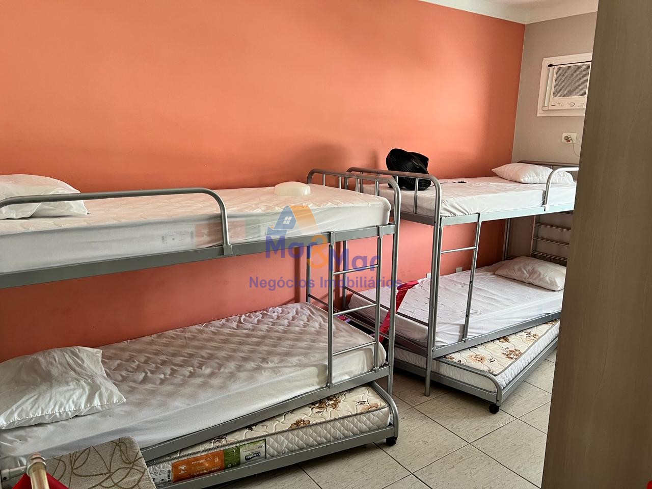 Apartamento na Praia da Enseada, Guarujá - SP