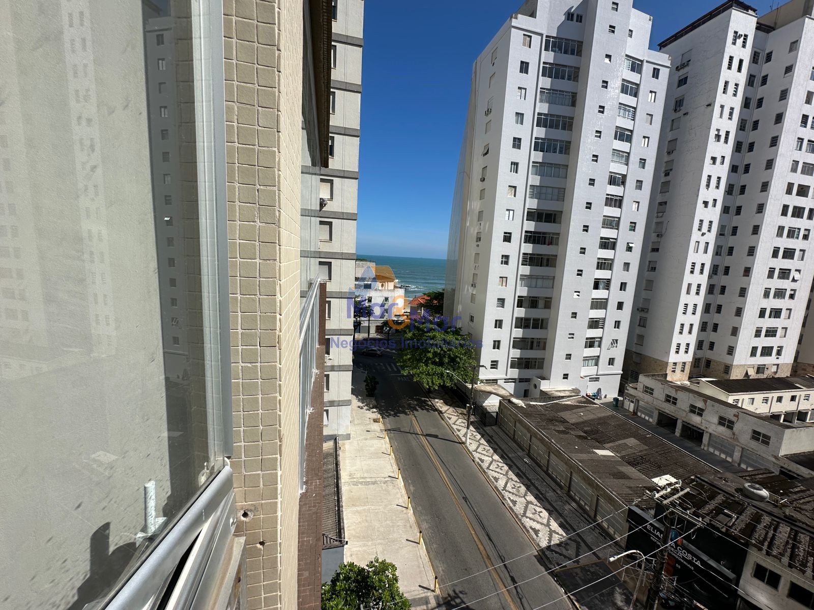 Apartamento na Praia das Pitangueiras, Guarujá - SP