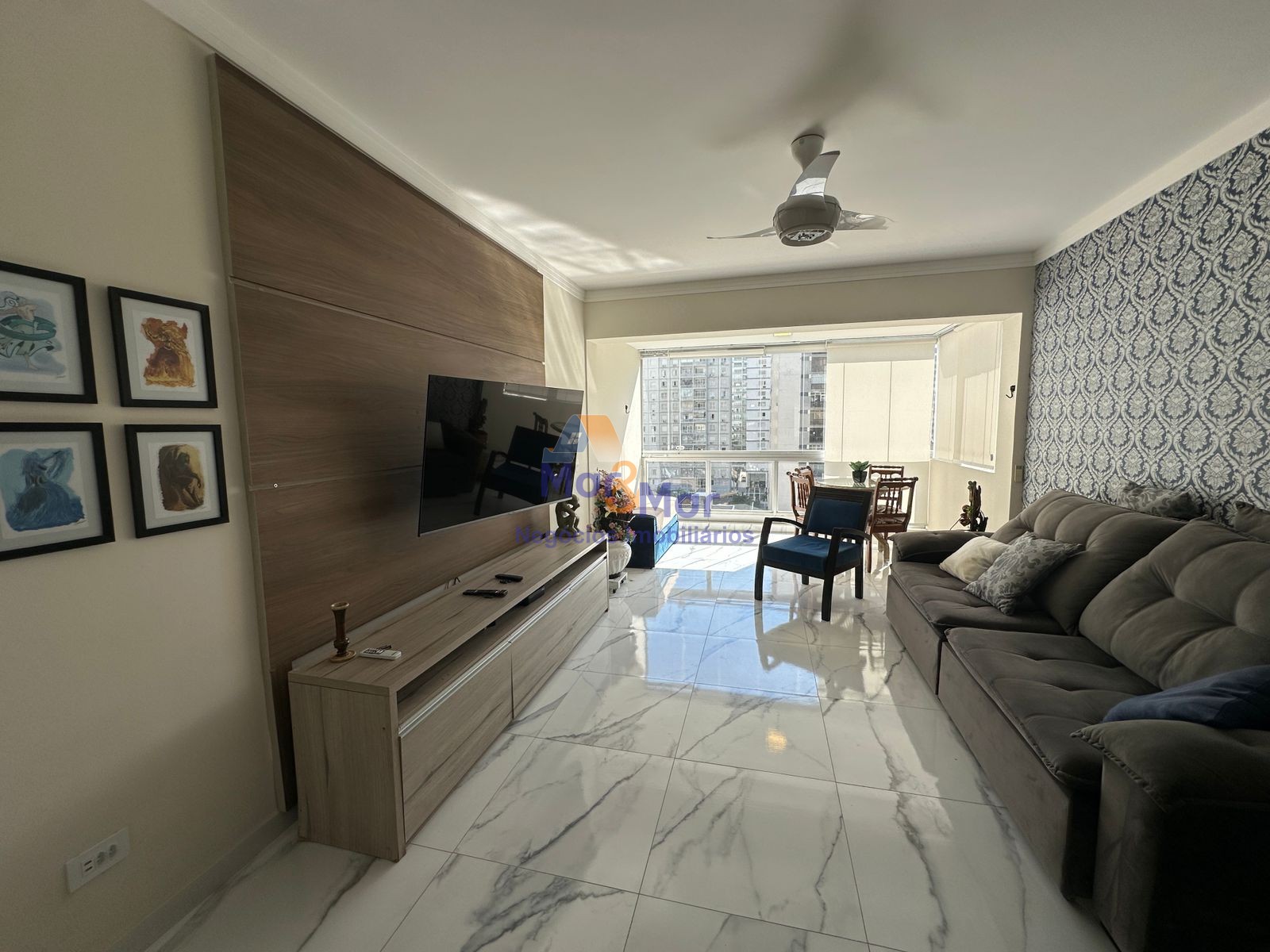 Apartamento na Praia das Pitangueiras, Guarujá - SP