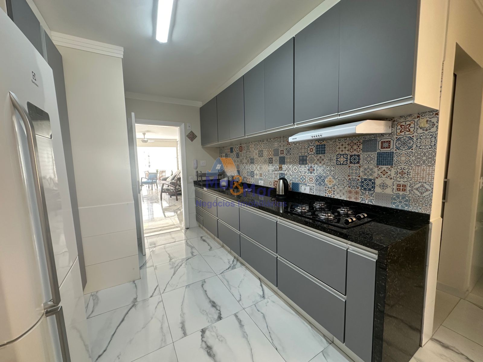 Apartamento na Praia das Pitangueiras, Guarujá - SP