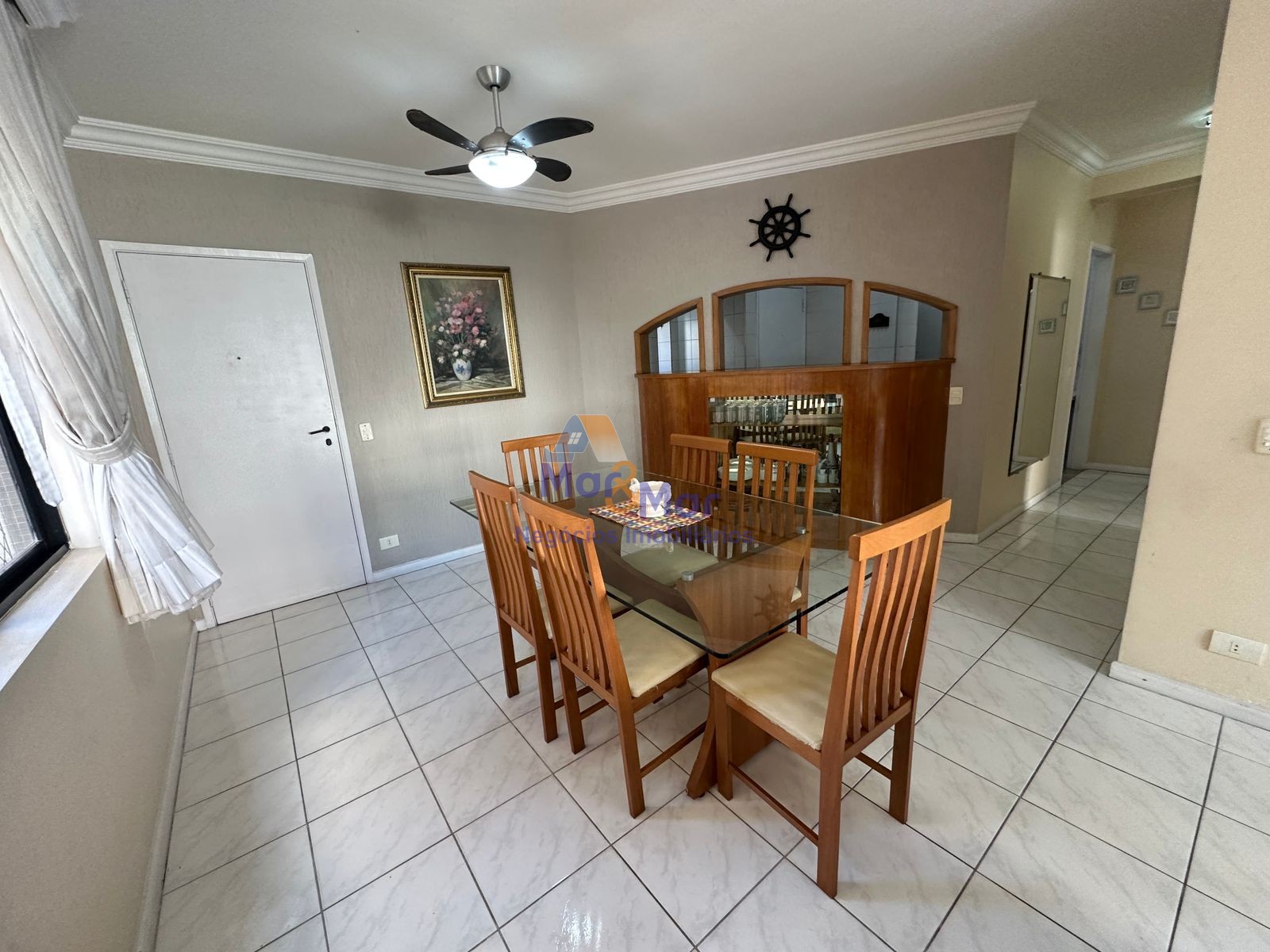 Apartamento na Praia das Pitangueiras, Guarujá - SP