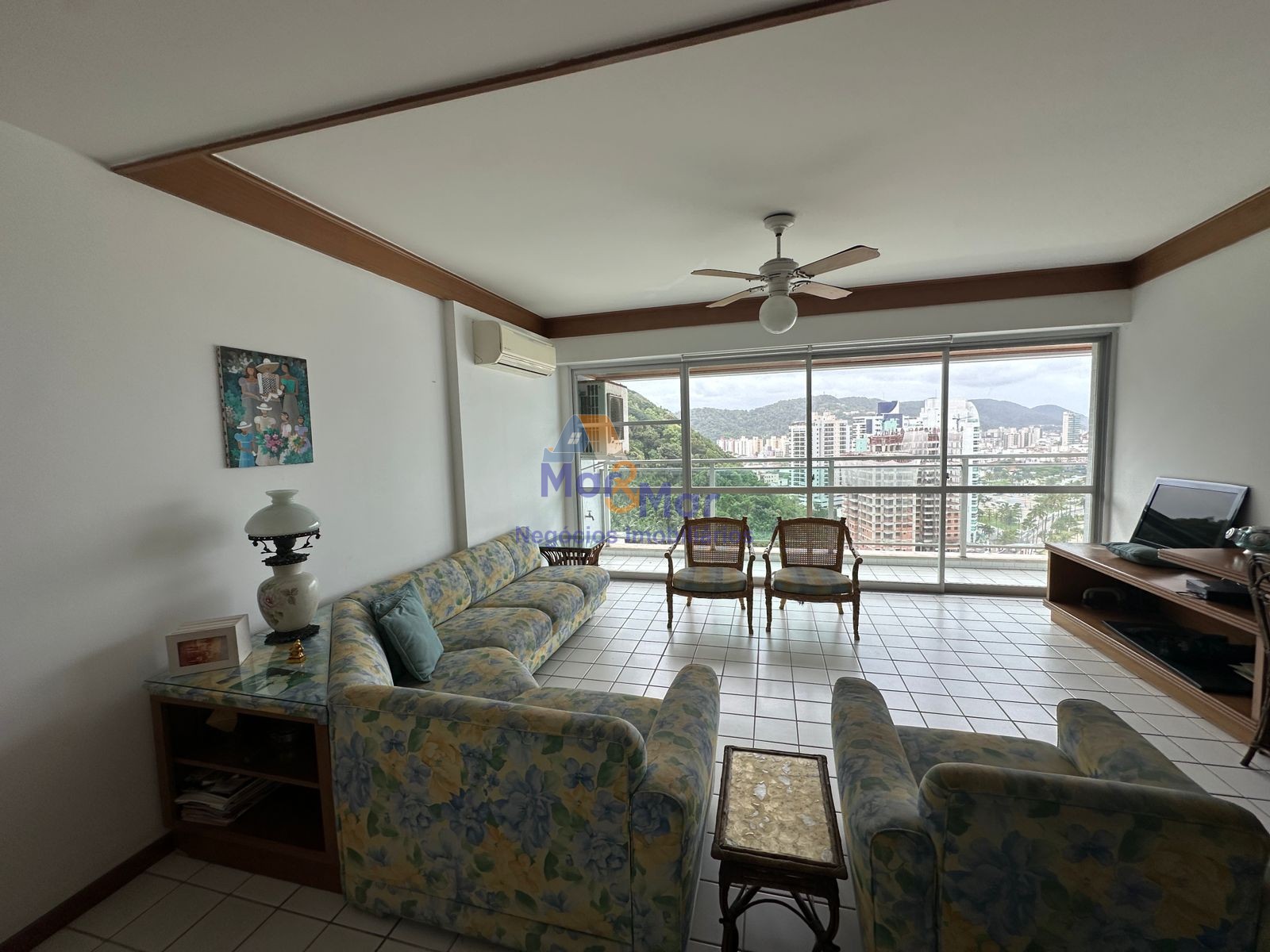 Apartamento Frente ao Mar nas Pitangueiras, Guarujá - SP