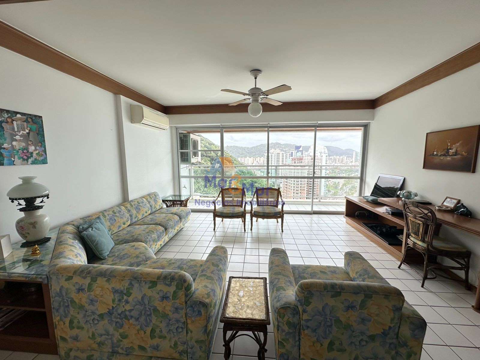 Apartamento Frente ao Mar nas Pitangueiras, Guarujá - SP