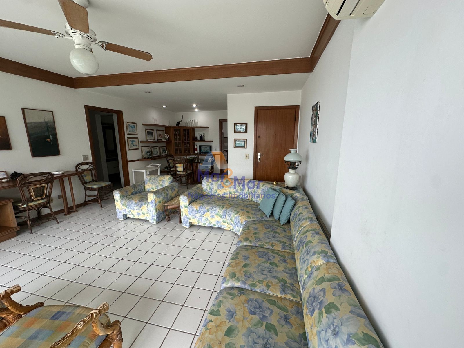 Apartamento Frente ao Mar nas Pitangueiras, Guarujá - SP
