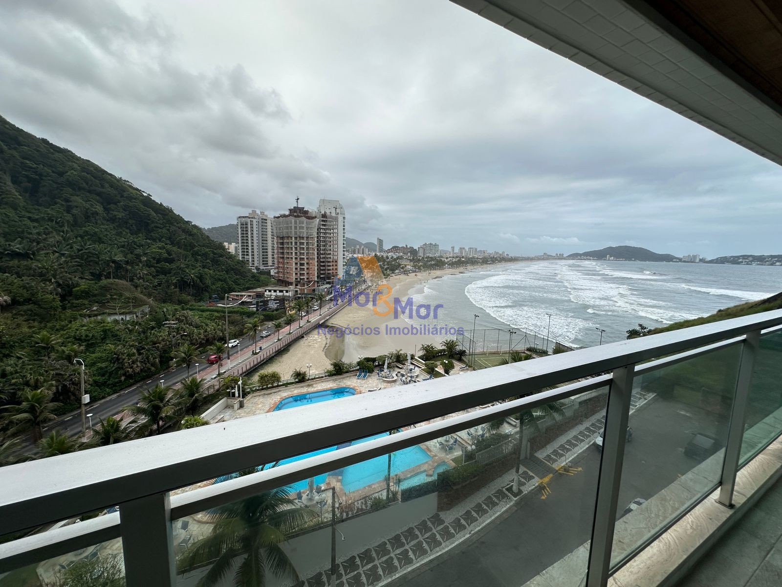 Apartamento Frente ao Mar-3-dormitorios-Pitangueiras